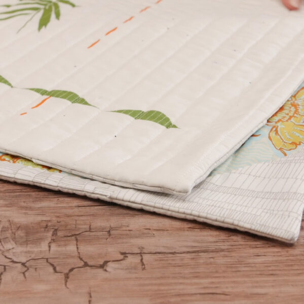 Invisible_Faced_Binding_close_up