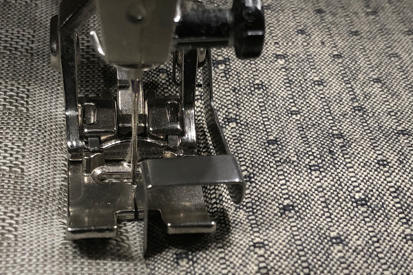 Free-Motion_Quilted_Placemats_Stitch_in_the_Ditch